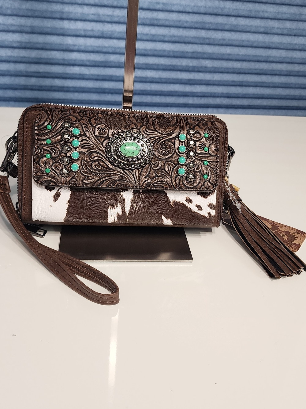 NWT Sam &Hadley Brown and White Western Embossed Wallet with Turquoise Accents - Picture 5 of 7